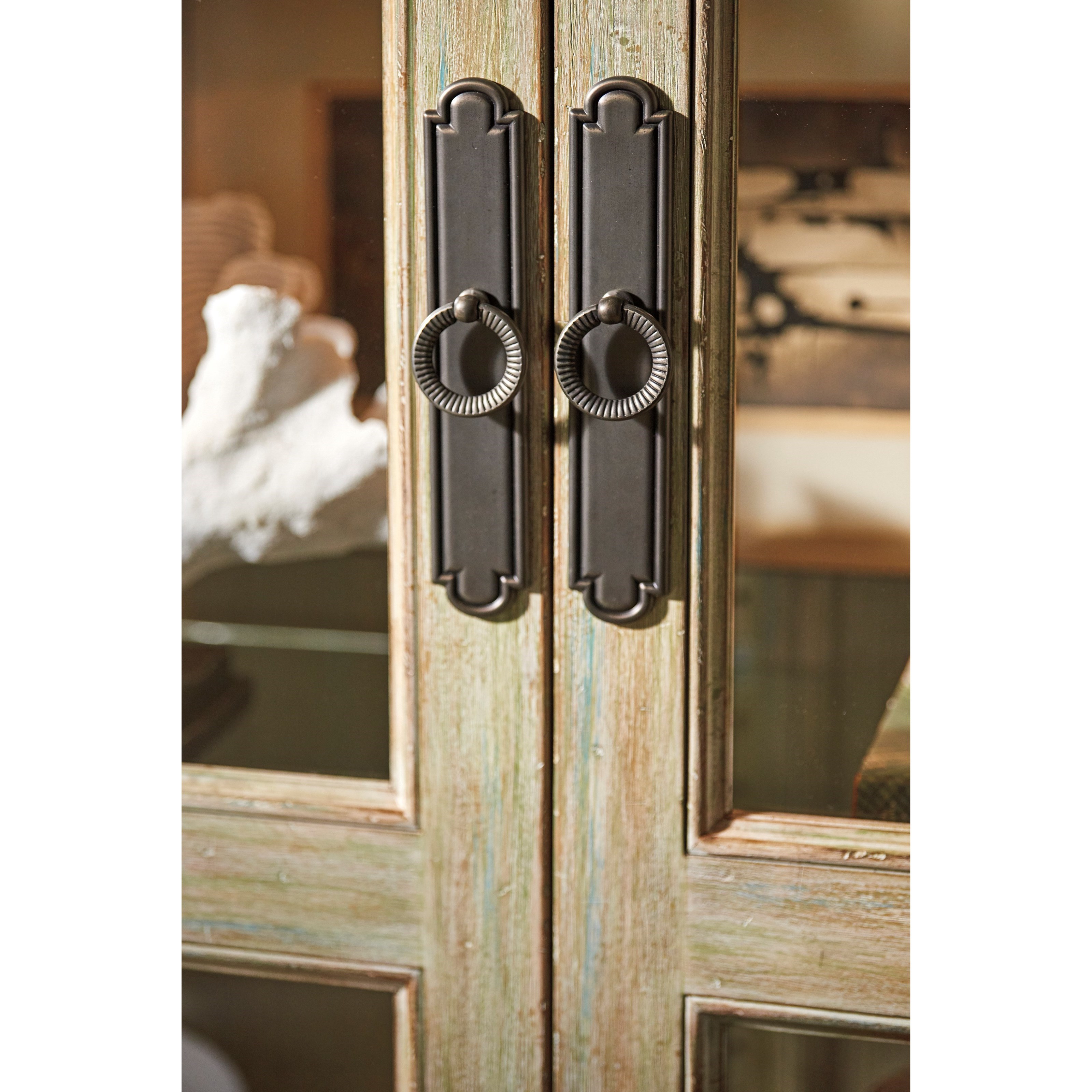 Tommy bahama top china cabinet